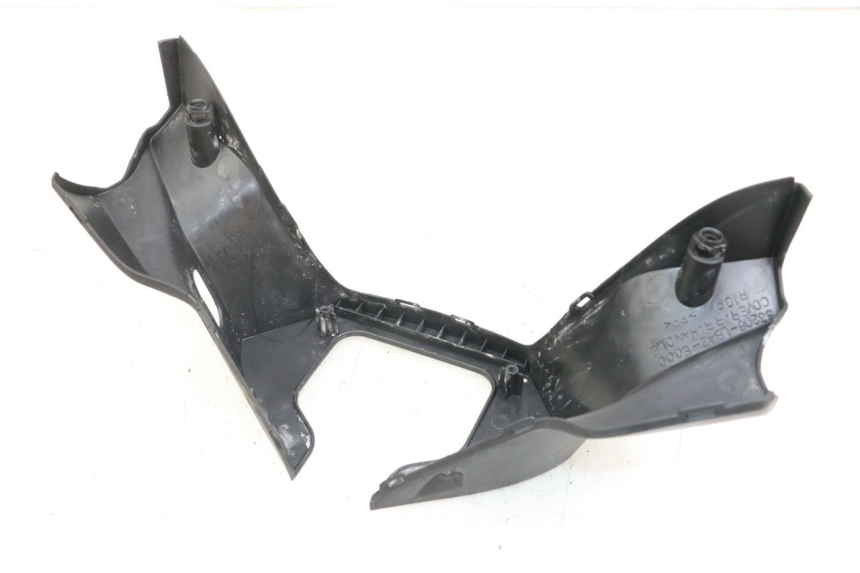 photo de Rear handlebar cover KYMCO XCITING 250 (2006 - 2009) - Zoom état d’usage