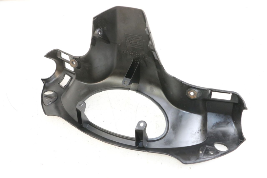 photo de COUVRE GUIDON ARRIERE YAMAHA YN NEO'S 50 (1997 - 2004) - Détail de la pièce