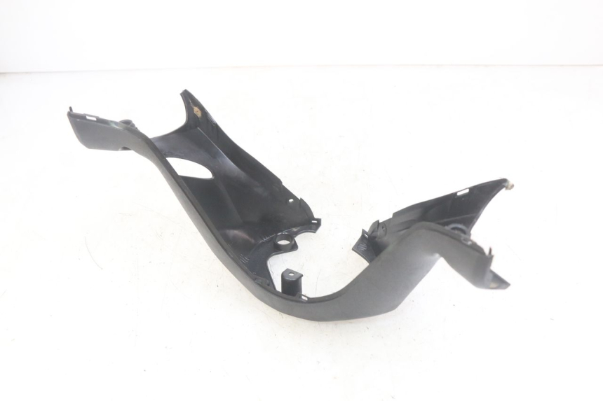 photo de COUVRE GUIDON ARRIERE YAMAHA YP MAJESTY 400 (2004 - 2008) - Gros plan technique