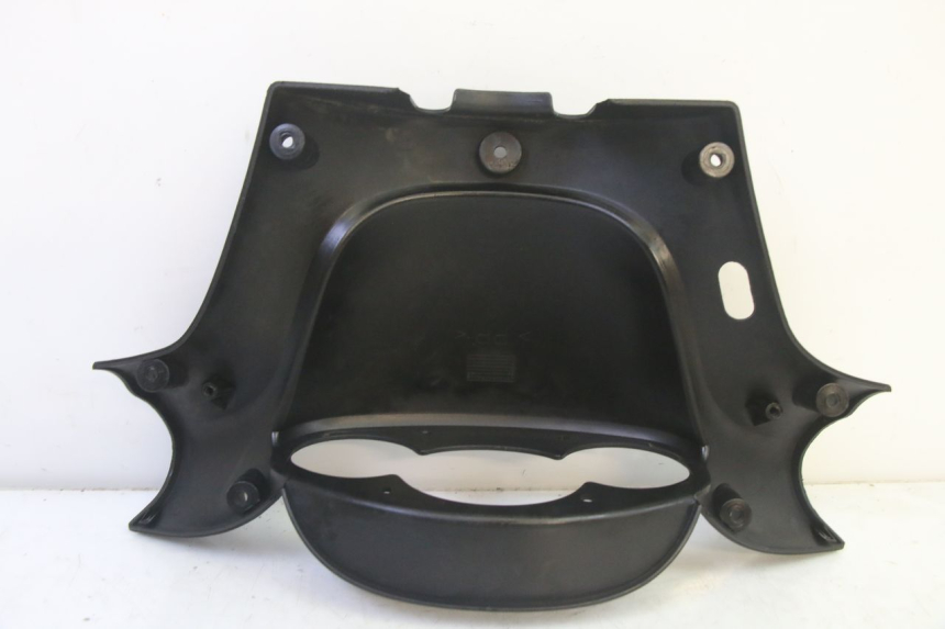 photo de COUVRE GUIDON ARRIERE YAMAHA YP MAJESTY 125 (2002 - 2006) - Gros plan technique