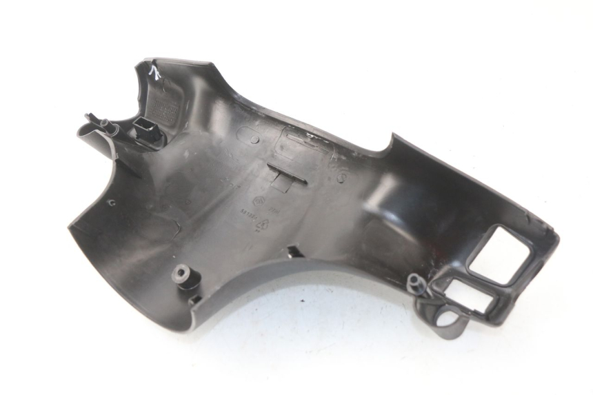 photo de COUVRE GUIDON ARRIERE PIAGGIO ZIP 2T 50 (2009 - 2019) - Détail de la pièce