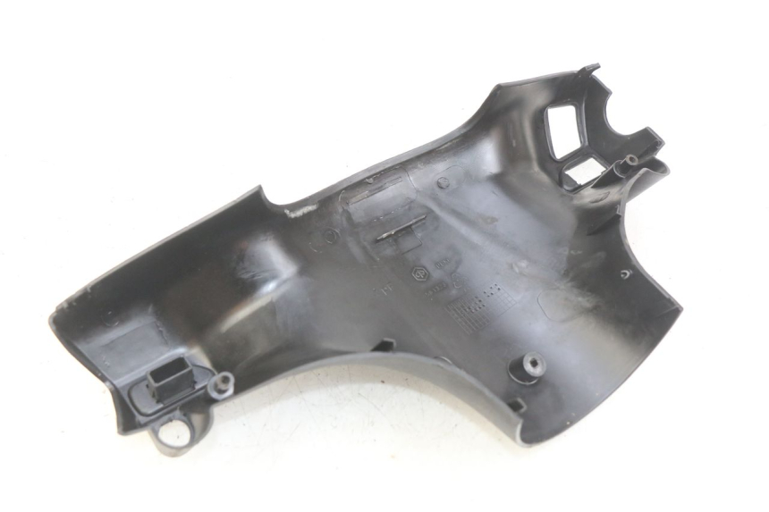 photo de COUVRE GUIDON ARRIERE PIAGGIO ZIP 4T 50 (2018 - 2020) - Gros plan technique