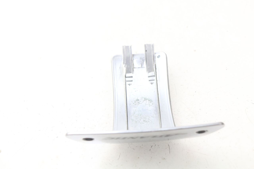 photo de COUVRE GUIDON  APRILIA ATLANTIC 125 (2003 - 2009) - Détail de la pièce