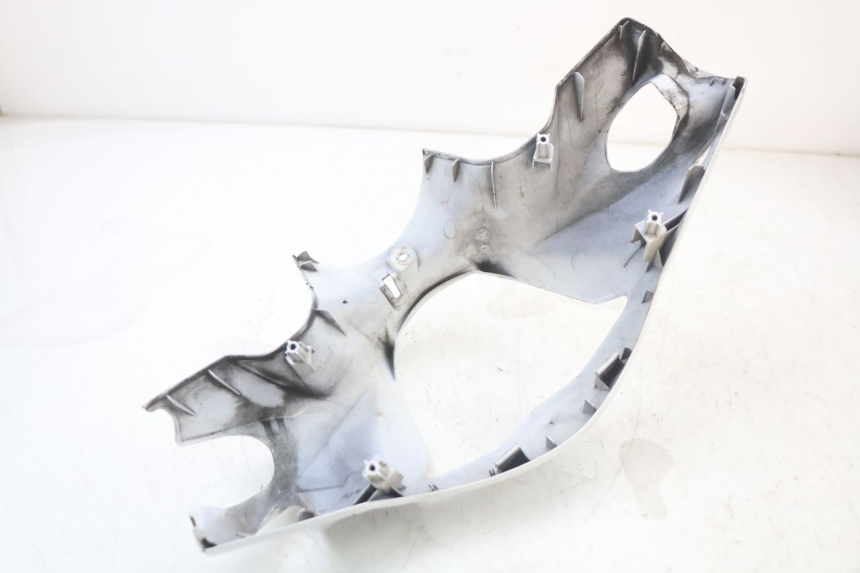 photo de COUVRE GUIDON AVANT SUZUKI ADDRESS 110 (2015 - 2020) - Zoom composants