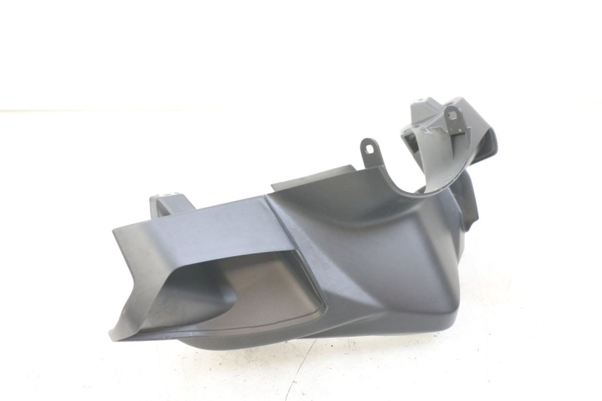 photo de COUVRE GUIDON AVANT YAMAHA AEROX 2T 50 (2013 - 2017) - Détail de la pièce