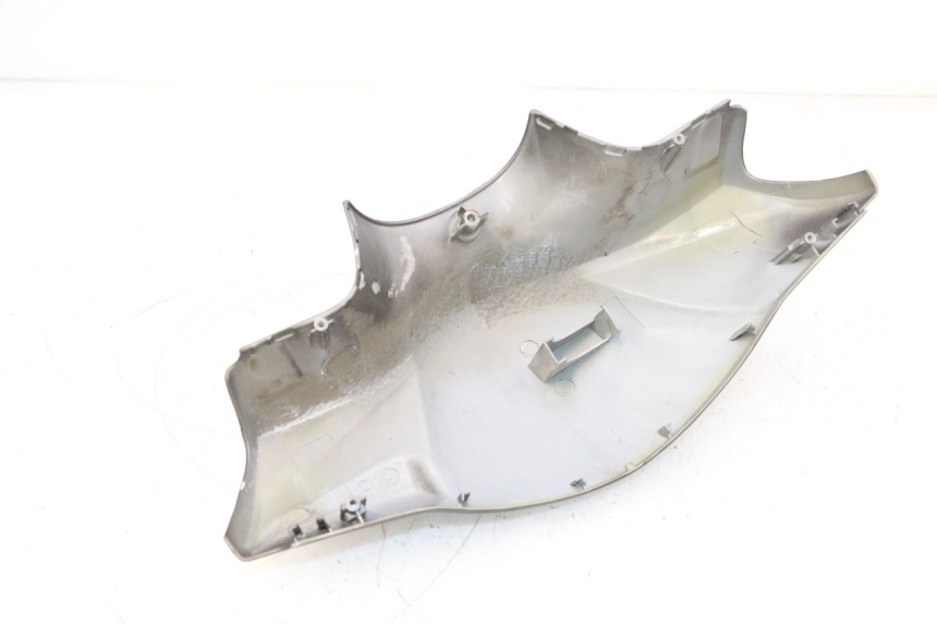 photo de COUVRE GUIDON AVANT KYMCO AGILITY 4T 10" 50 (2005 - 2018) - Détail de la pièce