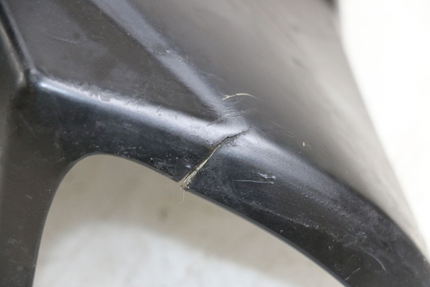 photo de COUVRE GUIDON AVANT KYMCO AGILITY PREMIUM 50 (2007 - 2010) - Détail de la pièce