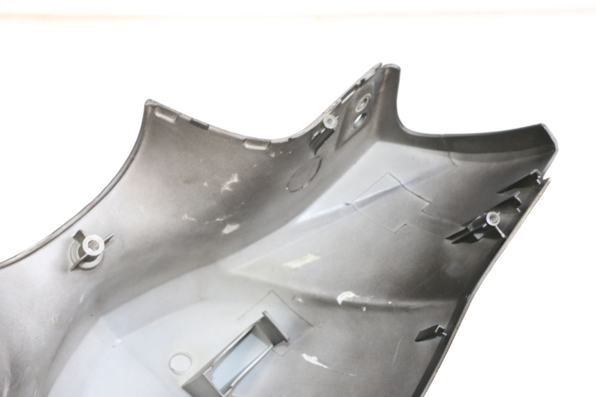 photo de COUVRE GUIDON AVANT KYMCO AGILITY PREMIUM 50 (2007 - 2010) - Gros plan technique