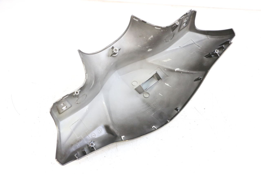 photo de COUVRE GUIDON AVANT KYMCO AGILITY PREMIUM 50 (2007 - 2010) - Points de fixation