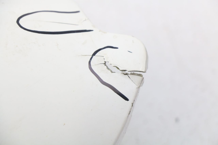 photo de COUVRE GUIDON AVANT PGO BIG MAX 50 (2001 - 2009) - Marquages et références