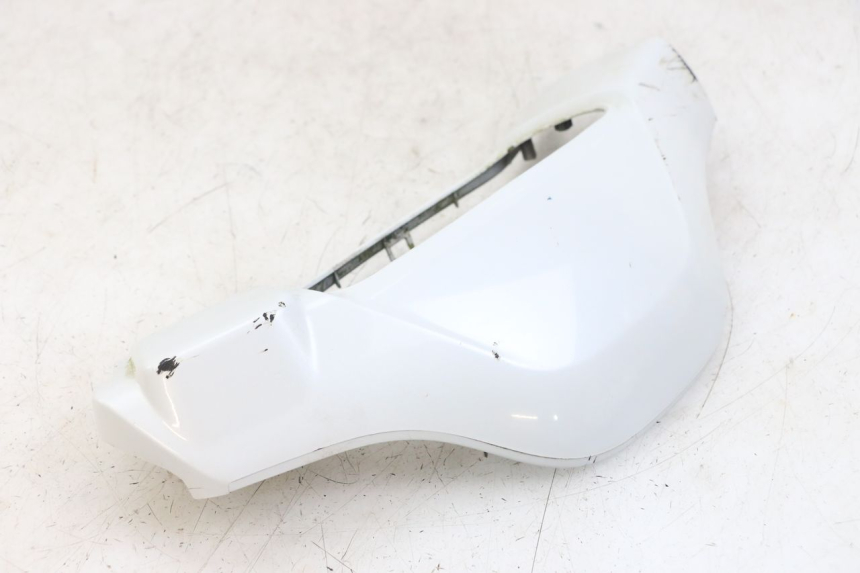 photo de COUVRE GUIDON AVANT MBK BOOSTER SPIRIT 50 (2004 - 2017) - État de surface