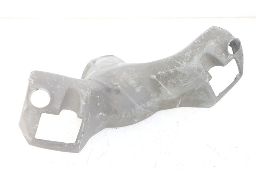 photo de COUVRE GUIDON AVANT SUZUKI BURGMAN 125 (2007 - 2014) - Gros plan technique