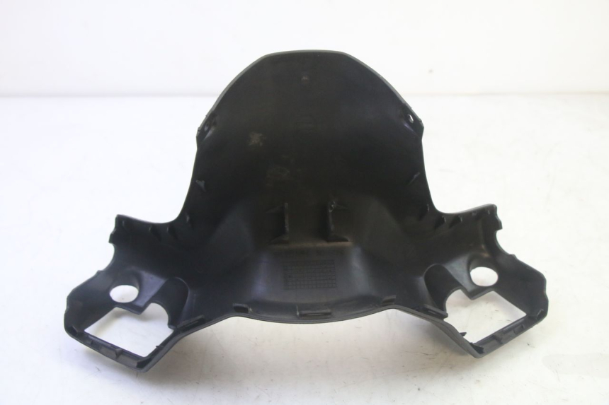 photo de COUVRE GUIDON AVANT SUZUKI BURGMAN 125 (2007 - 2014) - Autre angle de vue