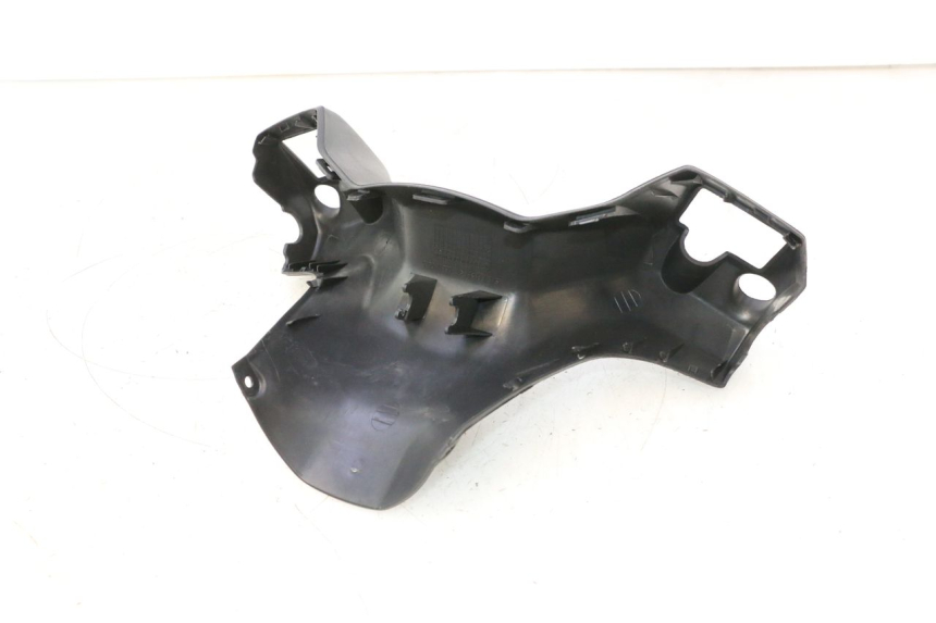 photo de COUVRE GUIDON AVANT SUZUKI BURGMAN 125 (2007 - 2014) - Autre angle de vue