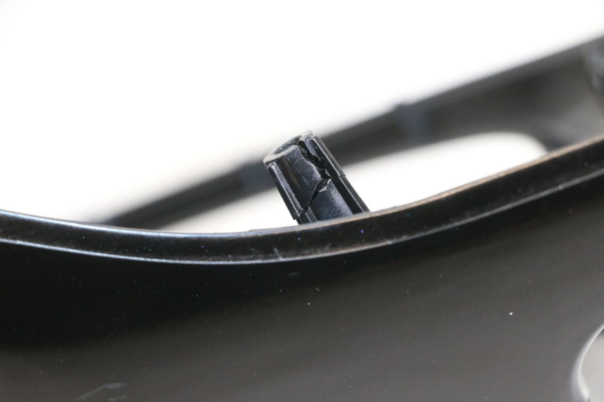 photo de COUVRE GUIDON AVANT YAMAHA BW'S 50 (2004 - 2017) - Gros plan technique