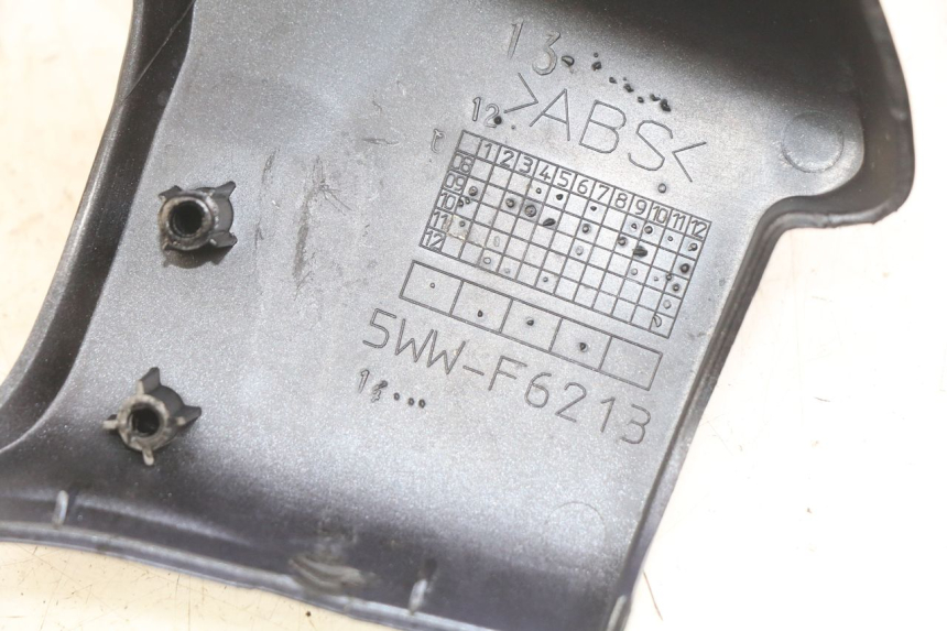 photo de COUVRE GUIDON AVANT YAMAHA BW'S EASY 50 (2013 - 2016) - Gros plan technique