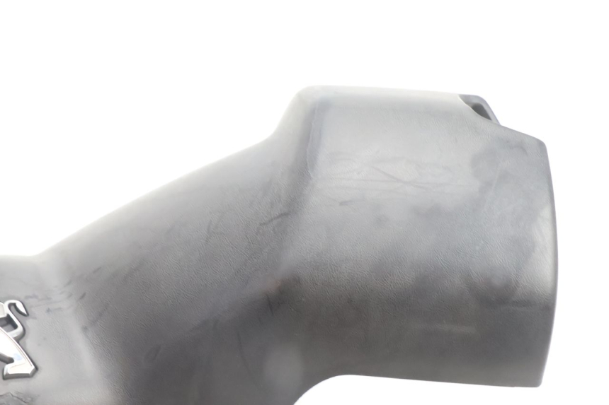 photo de COUVRE GUIDON AVANT PEUGEOT CITYSTAR 2T 50 (2018 - 2021) - Gros plan technique