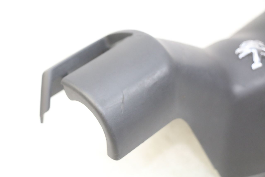 photo de COUVRE GUIDON AVANT PEUGEOT CITYSTAR 125 (2011 - 2017) - Détail de la pièce