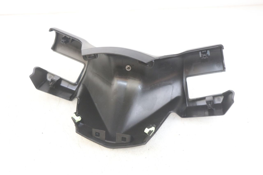 photo de COUVRE GUIDON AVANT PEUGEOT CITYSTAR 125 (2011 - 2017) - Autre angle de vue