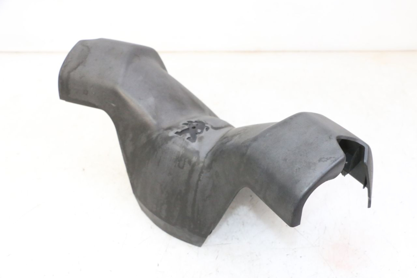 photo de COUVRE GUIDON AVANT PEUGEOT CITYSTAR 50 (2013 - 2017) - Points de fixation