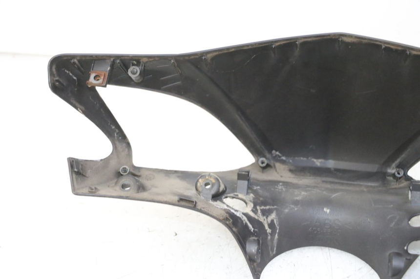 photo de COUVRE GUIDON AVANT YAMAHA CYGNUS X INJECTION 125 (2007 - 2013) - Gros plan technique