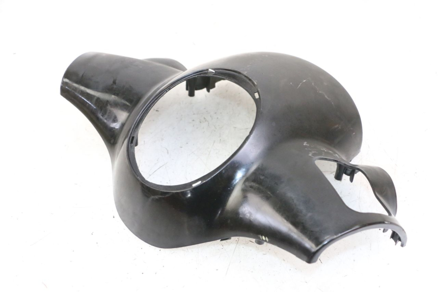 photo de COUVRE GUIDON AVANT DAELIM BESBI 125 (2007 - 2008) - Détail de la pièce