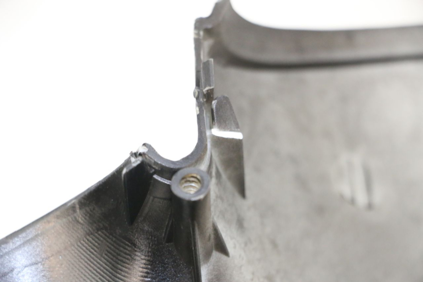 photo de COUVRE GUIDON AVANT DAELIM BESBI 125 (2007 - 2008) - Vue d’ensemble