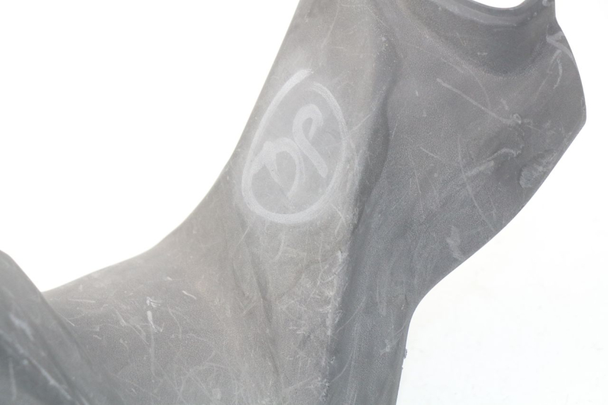 photo de COUVRE GUIDON AVANT KYMCO DINK STREET 125 (2009 - 2014) - Gros plan technique