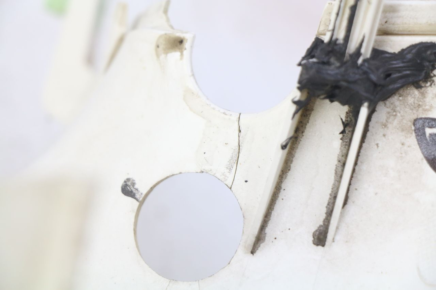 photo de COUVRE GUIDON AVANT PEUGEOT DJANGO 2T 50 (2014 - 2019) - Marquages et références