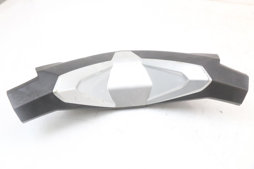 photo de COUVRE GUIDON AVANT LONGJIA EASY MAX 125 (2020 - 2024) - Zoom état d’usage