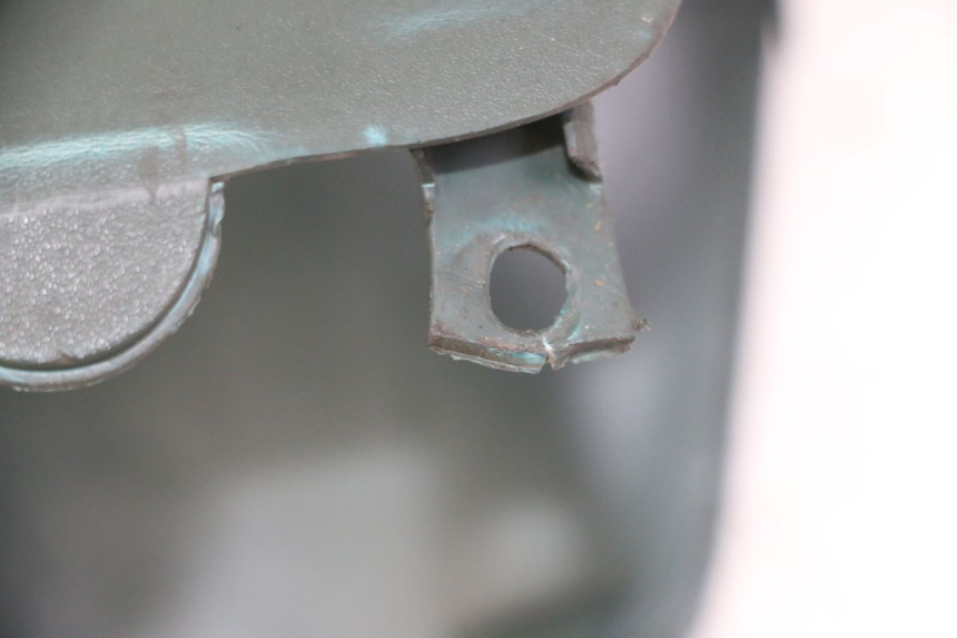 photo de COUVRE GUIDON AVANT PEUGEOT ELYSEO 125 (1999 - 2004) - Zoom état d’usage