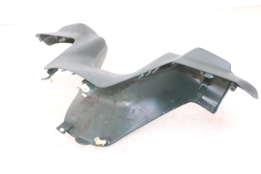 photo de COUVRE GUIDON AVANT PEUGEOT ELYSEO 125 (1999 - 2004) - Vue d’ensemble