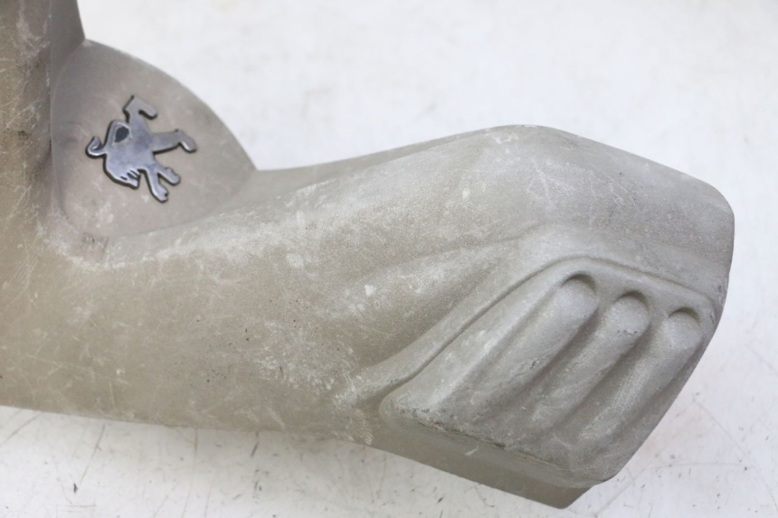 photo de COUVRE GUIDON AVANT PEUGEOT ELYSTAR 50 (2002 - 2014) - Gros plan technique