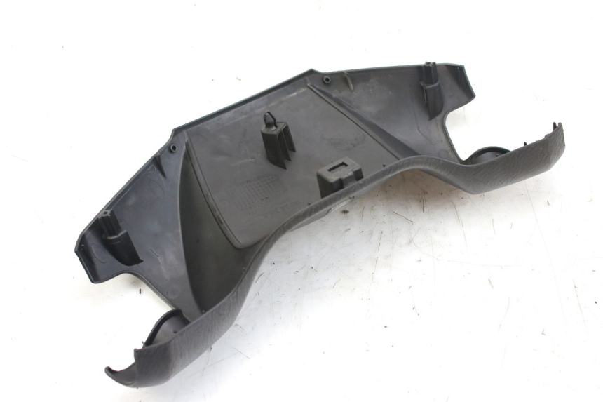 photo de COUVRE GUIDON AVANT HONDA FES S-WING SWING ABS 125 (2007 - 2015) - Gros plan technique
