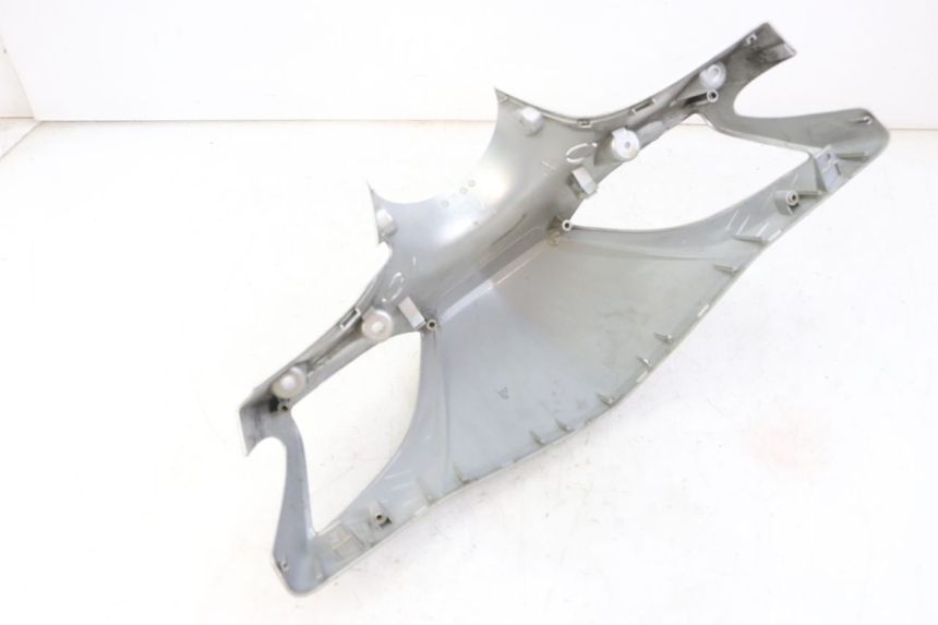 photo de COUVRE GUIDON AVANT MBK FLAME X 125 (2007 - 2016) - Détail de la pièce