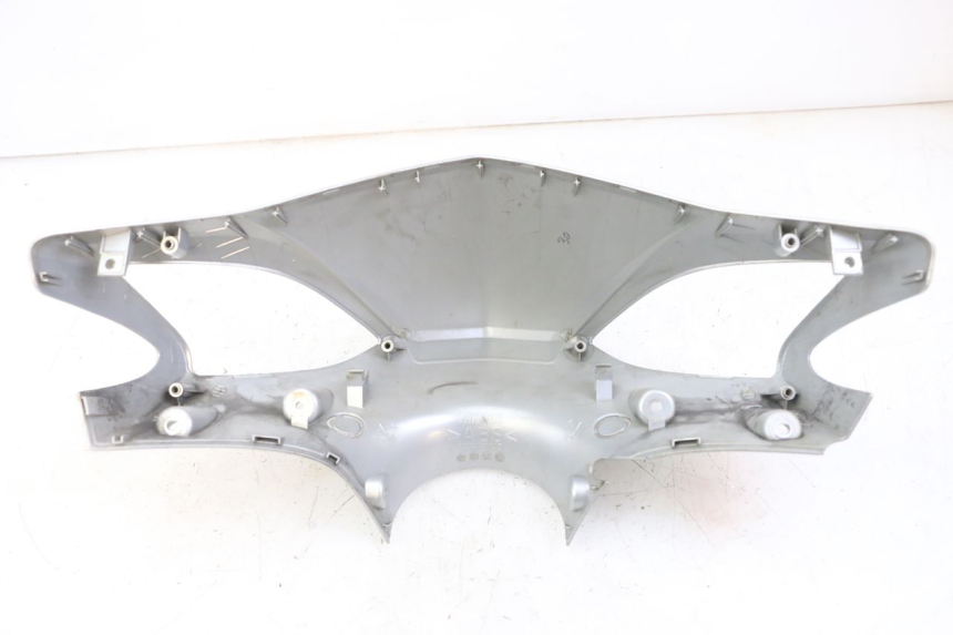 photo de COUVRE GUIDON AVANT MBK FLAME X 125 (2007 - 2016) - Gros plan technique