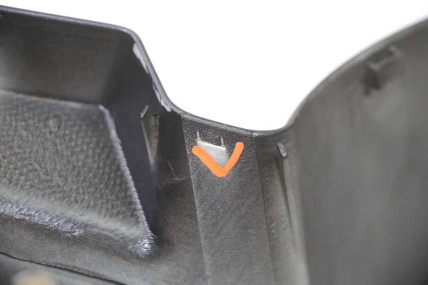 photo de COUVRE GUIDON AVANT VENESI FLY RETRO 4T 50 (2020 - 2025) - Marquages et références