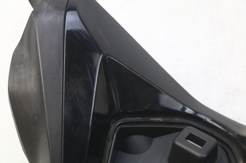 photo de COUVRE GUIDON AVANT HONDA FORZA 125 (2015 - 2016) - Zoom état d’usage
