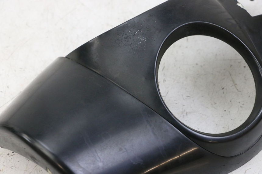 photo de COUVRE GUIDON AVANT GOES WIKI 125 (2010 - 2015) - Gros plan technique