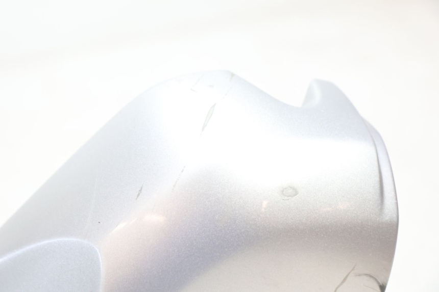 photo de COUVRE GUIDON AVANT KYMCO GRAND DINK 125 (2008 - 2014) - Gros plan technique