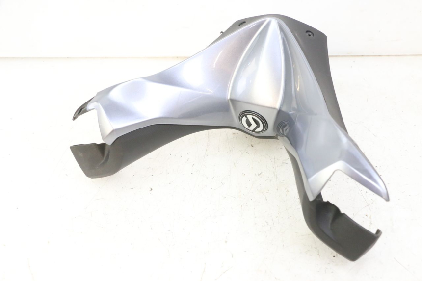 photo de COUVRE GUIDON AVANT SYM JOYMAX 125 (2010 - 2017) - Détails caractéristiques