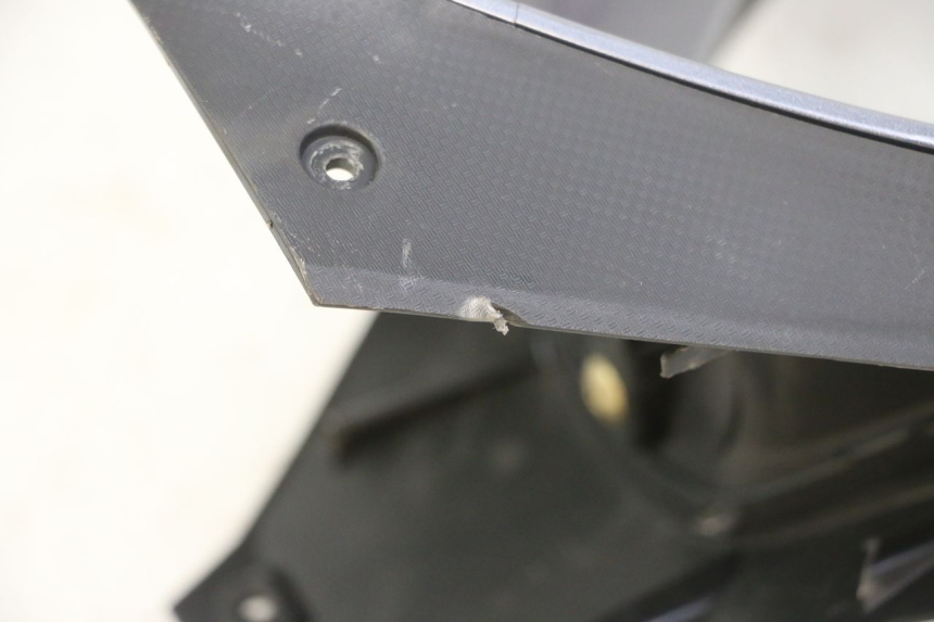 photo de COUVRE GUIDON AVANT SYM JOYMAX 125 (2010 - 2017) - Marquages et références