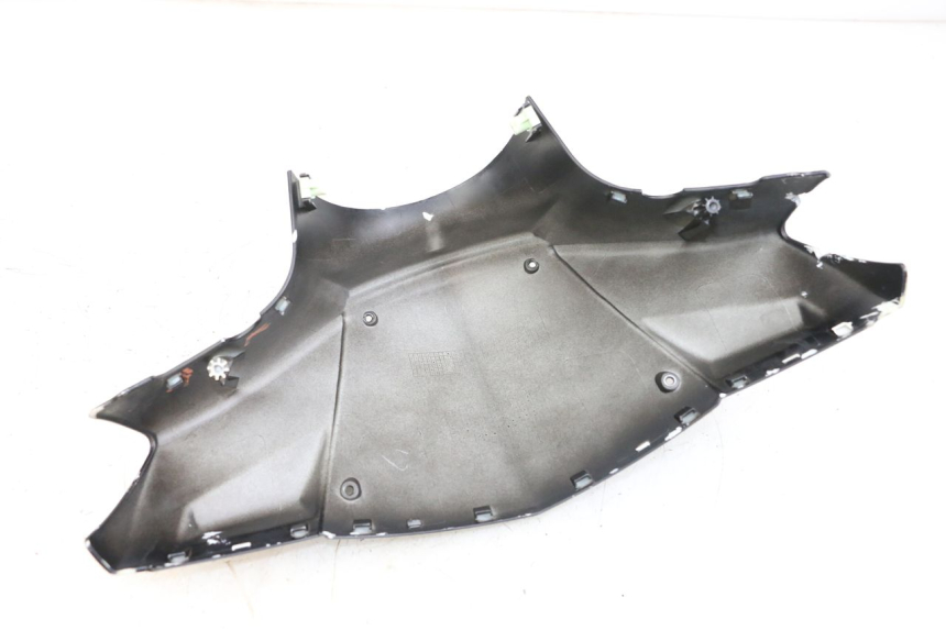 photo de COUVRE GUIDON AVANT PEUGEOT KISBEE 2T 50 (2018 - 2022) - État de surface