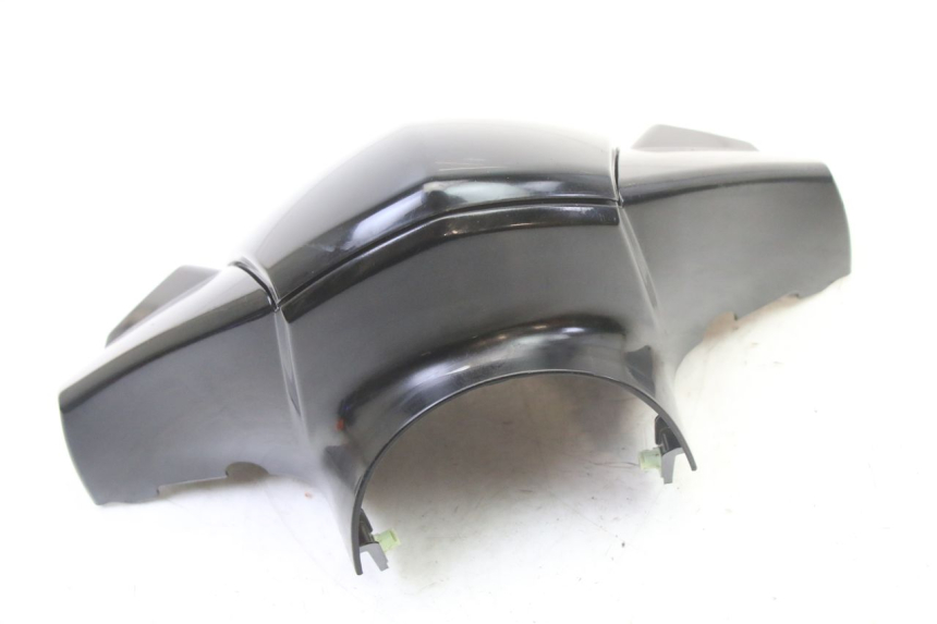 photo de COUVRE GUIDON AVANT PEUGEOT KISBEE 2T 50 (2010 - 2017) - Détail de la pièce