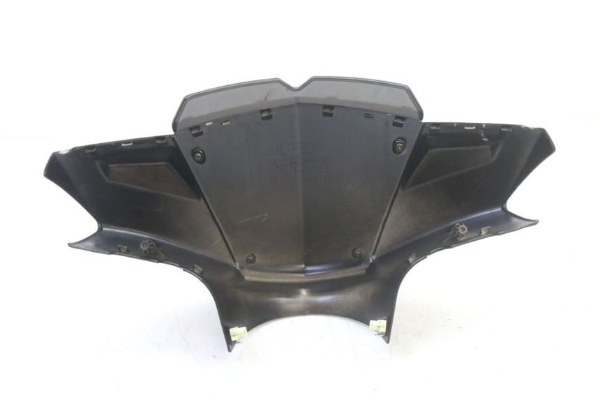 photo de COUVRE GUIDON AVANT PEUGEOT KISBEE 2T 50 (2010 - 2017) - Gros plan technique