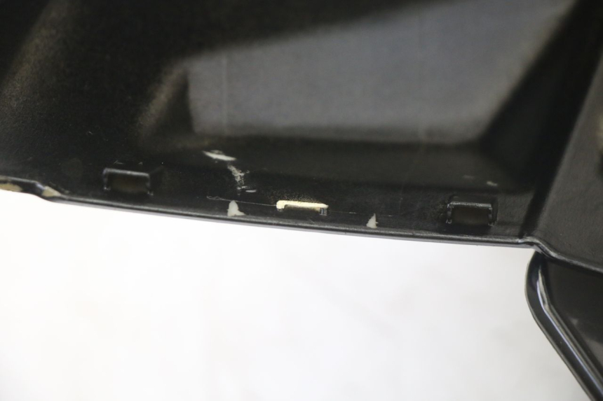 photo de COUVRE GUIDON AVANT PEUGEOT KISBEE 2T 50 (2010 - 2017) - Points de fixation