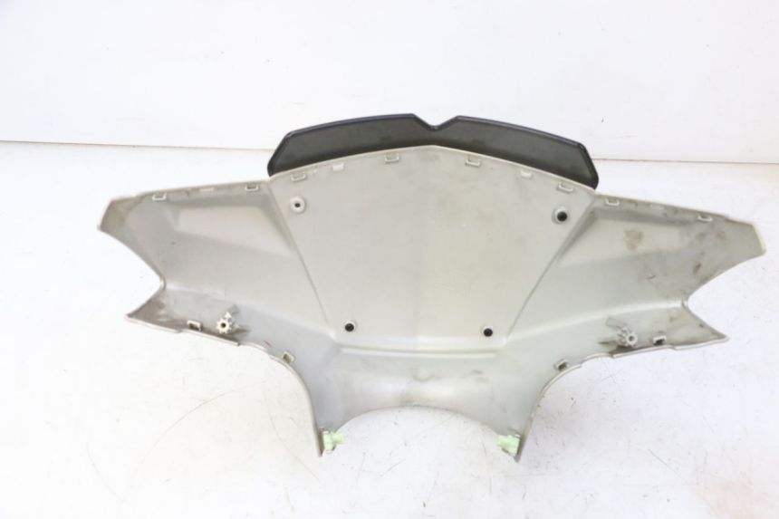 photo de COUVRE GUIDON AVANT PEUGEOT KISBEE 2T 50 (2010 - 2017) - Points de fixation