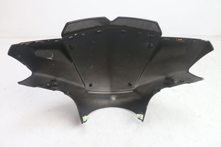 photo de COUVRE GUIDON AVANT PEUGEOT KISBEE 4T 50 (2018 - 2022) - Vue d’ensemble