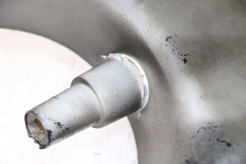 photo de COUVRE GUIDON AVANT LONGJIA SHARPY 125 (2020 - 2024) - Gros plan technique