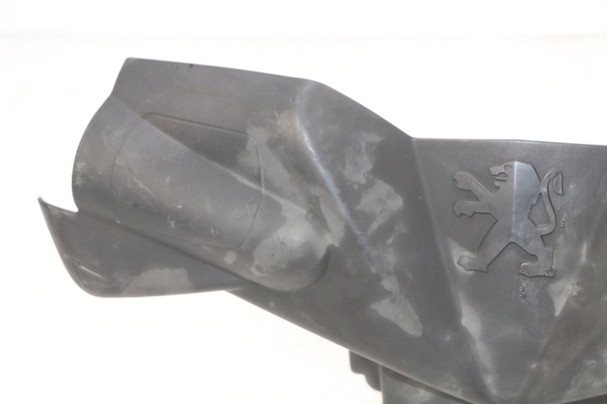 photo de COUVRE GUIDON AVANT PEUGEOT LUDIX 50 (2008 - 2017) - Points de fixation